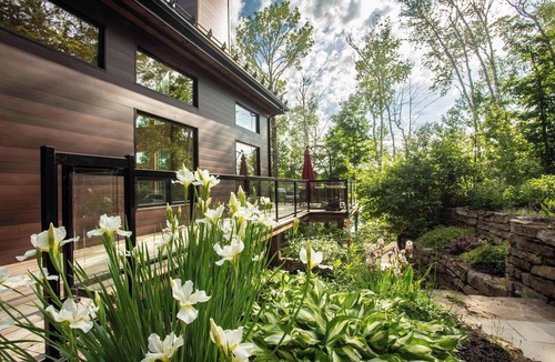 La Conception Ski Chalet | Waterfront with Sauna and Lake Access