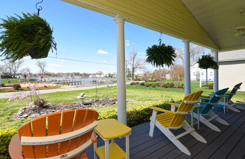 Colonial Beach House | Waterfront with spectacular view, close to restaurants and bars