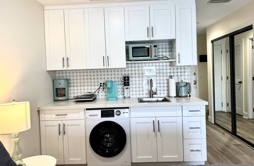 Wesley Chapel Condo | Waterfront Workspace Studio | Sunset Balcony | Golf Community | Saddlebrook | Optional Amenities