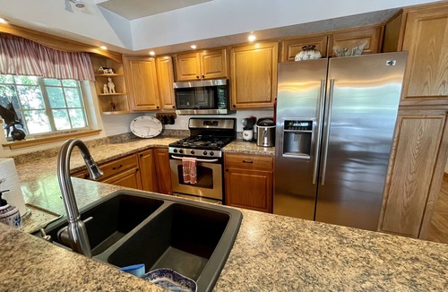 Cambridge Springs House | WaterfrontHome-Nature,Views,Peace-up to 12, ideal for Family/Friends/Celebration