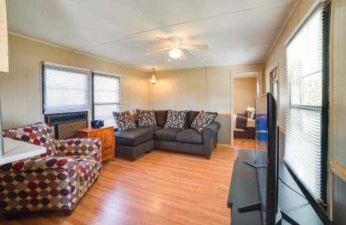 Waterloo House | Waterloo Home: Walk to Pickwick Lake Fishing Pier!