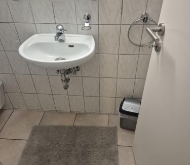 Erzhausen Apartment | Waterloo Sunset Hotel