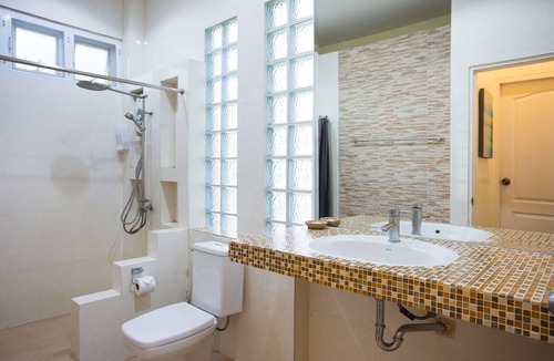 Khanong Phra Hotel | Watermill Resort