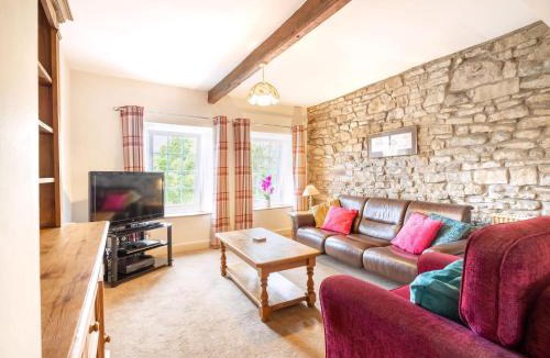 Leyburn House | Waters Edge Apartment The Mill