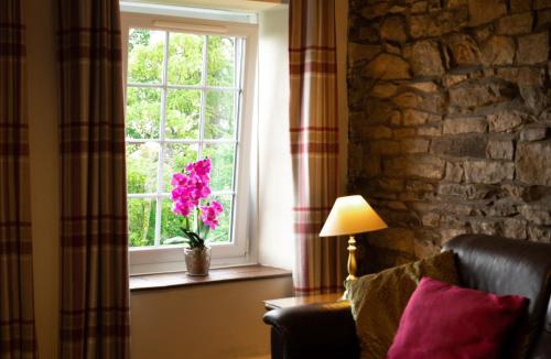 Leyburn House | Waters Edge Apartment The Mill