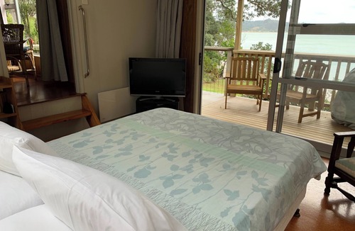Hahei Cottage | Waters Edge Cottage - Hahei Bach