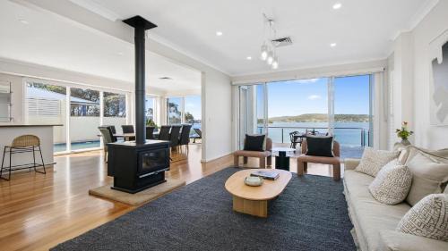 Point Clare House | Waters Edge - Point Clare - Pool , Spa, Private Jetty