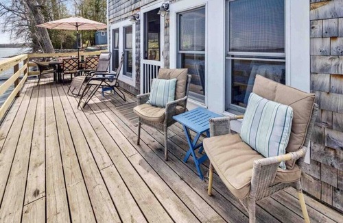 Alburg Cottage | Waters Edge! Right on the Lake.