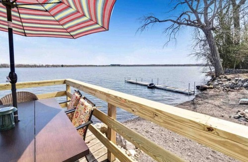 Alburg Cottage | Waters Edge! Right on the Lake.