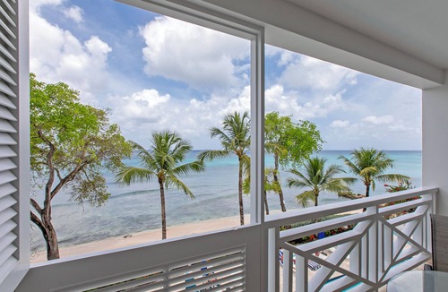 Old Trees Bay Apartment | Waterside 303