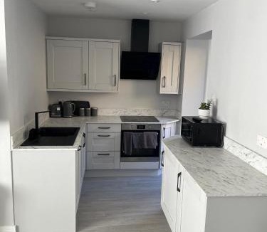 Elgin Apartment | Waterside Apartment