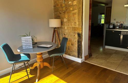 Markington House | Waterside Cottage