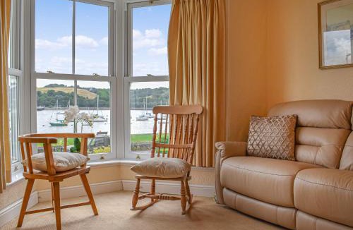 Saltash House | Waterside Cottage