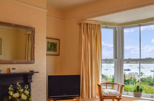 Saltash House | Waterside Cottage