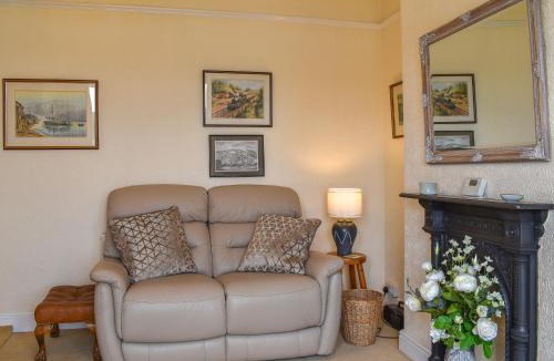 Saltash House | Waterside Cottage
