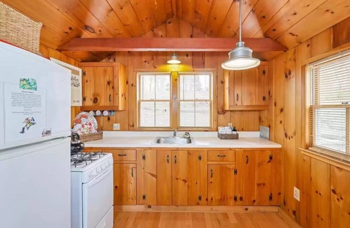 Eastham Cottage | Waterside Eastham Cottage with Quintessential Cape Cod Charm