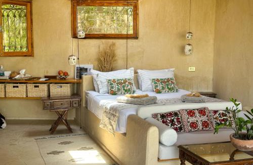 Tunis Village Apartment | Waterside Loft -Rustic & Lux Tunis Artisan Village