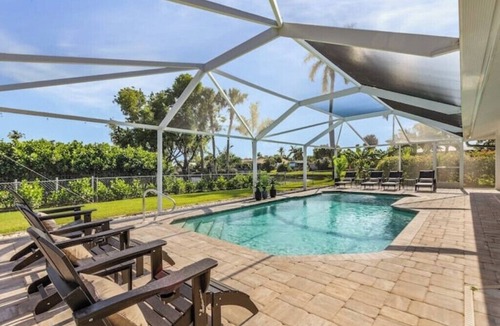 Iona House | Waterview! 5 bdrms! 10 minutes to Fort Myers Beach