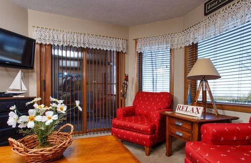 Egg Harbor Condo | Waterview condo located at The Landmark Resort!