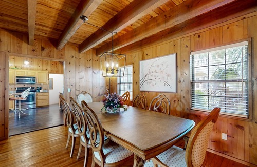 Cocoa House | Waterview home w/shared boat access, pier fishing, AC, W/D, WiFi