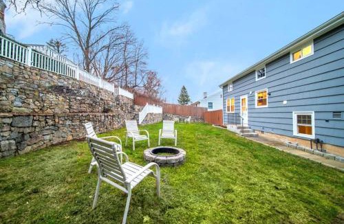 Cove - East Side - Shippan House | Waterview house walking distance from Cove Beach-5 mins to downtown-only 40 min to NYC