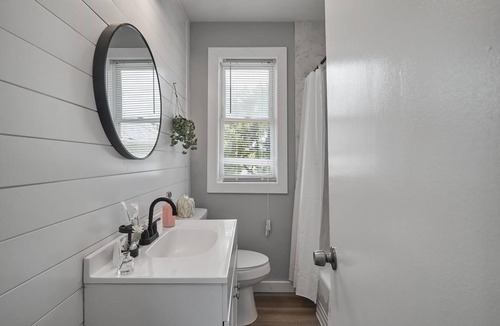Cottage Line Apartment | *Waterview/Pool* Coastal Breeze Suite @ Salt & Sea