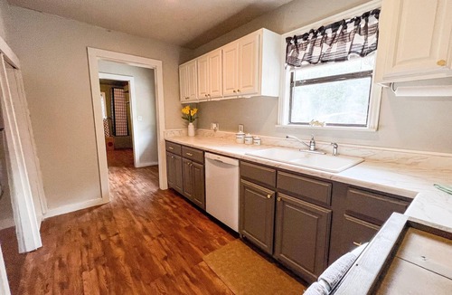 Mount Vernon Cottage | Waterview Ranch Getaway Cottage Cabin