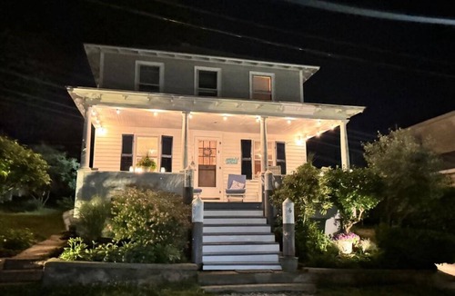 Buzzards Bay Cottage | Waterview/Sandy Beach! Wonderful 4-bedroom cottage in charming Onset.