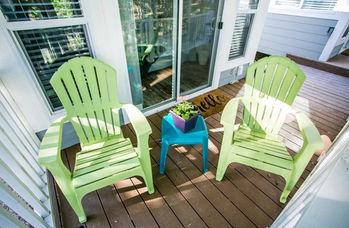 Steele Creek Cabin | Waterview Studio Cabin with Private Porch #19