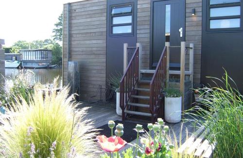 Amsterdam North Bed & Breakfast | watervilla-albertje