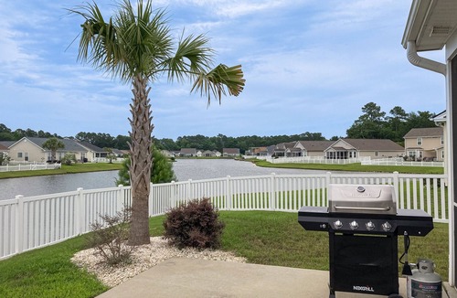 Forestbrook House | Waterway home with enclosed yard on cul de sac
