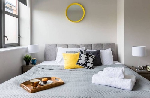 Watford Apartment | Watford (04) · homely - Watford Prestige Apartment (Warner Bros)