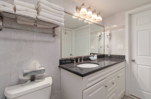 North End Hotel | Watson's Regency Suites