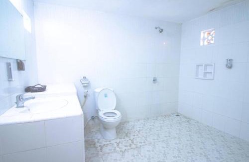 Sidomulyo Villa | Watu Emas 1 with Shared Pool and Balcony