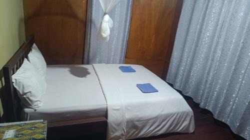 Moni Cabin | Watuburu Cottage & Restaurant