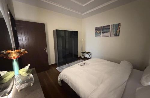 Hera Street Apartment | Wave24 By Roving Resdince