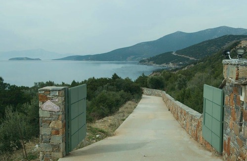 Karystos Villa | Wavefront Serenity - Exotic & Dreamy Getaway