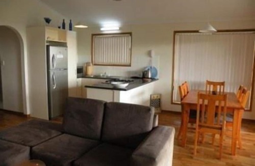 Duncan Cottage | Waves and Wildlife