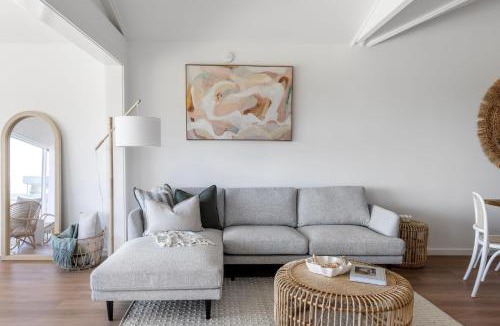 Boat Harbour House | Waves at Boat Harbour, 65 Kingsley Dr - stunning house, fantastic waterviews and dog friendly
