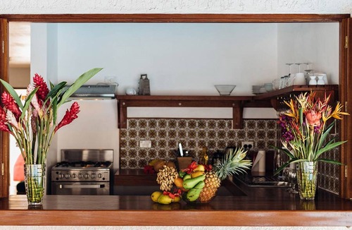 Port Vila Villa | Waves at Surfside