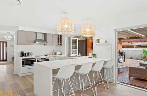 Fingal Bay House | Waves on Whitesands