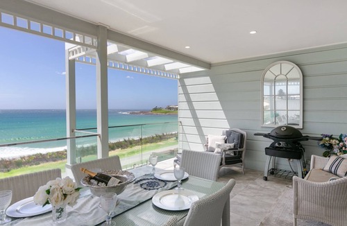 Warilla House | Waves @ Warilla Beach