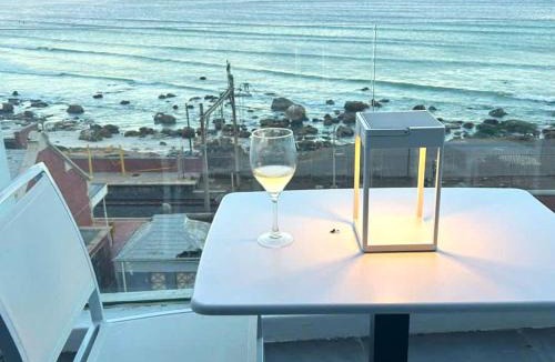 Redhill Apartment | Wavescapes Chic Seaside Stay