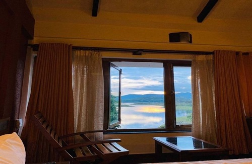 Manjoora Hotel | Wayanad Silverwoods Resort