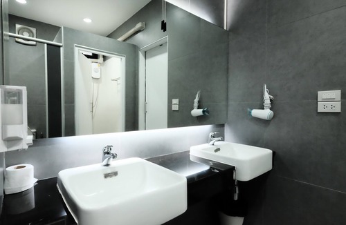 Lak Si Hostel | Wayha Hostel Don Mueang Airport