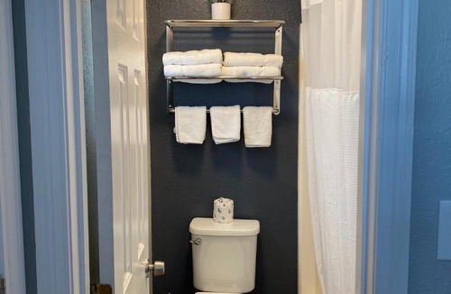 Hampton Hotel | Ways Motel