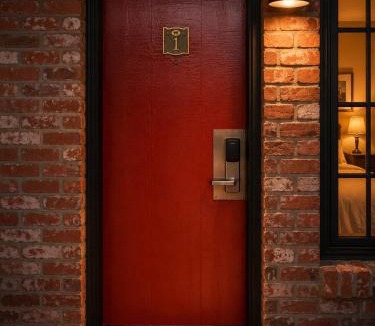 Golden Rectangle Hotel | Wayside Inn