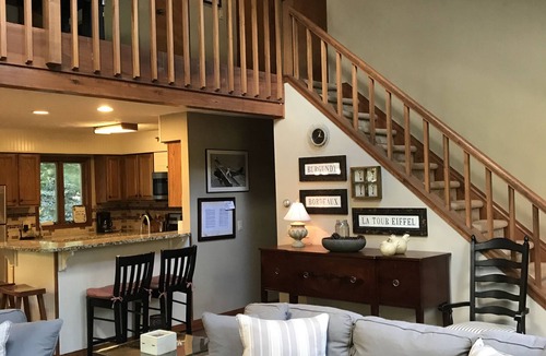 Pocono Pines House | WE HAVE TEMPORARY MEMBERSHIPS! HIKE! EXPLORE! SHOP! WINE TASTE! HUNT ANTIQUES!