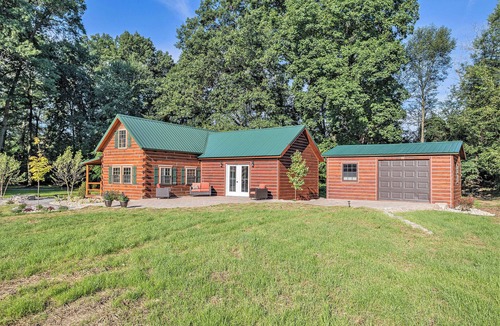 East Leroy Cabin | We Invite You To Hyde Away From It All.