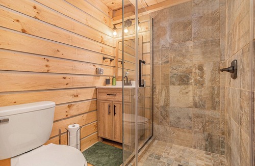 East Leroy Cabin | We Invite You To Hyde Away From It All.